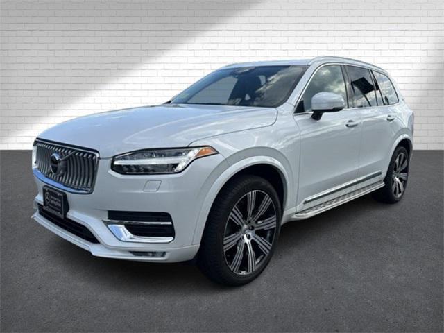 Photo of 2021 Crystal White Metallic Volvo XC90
