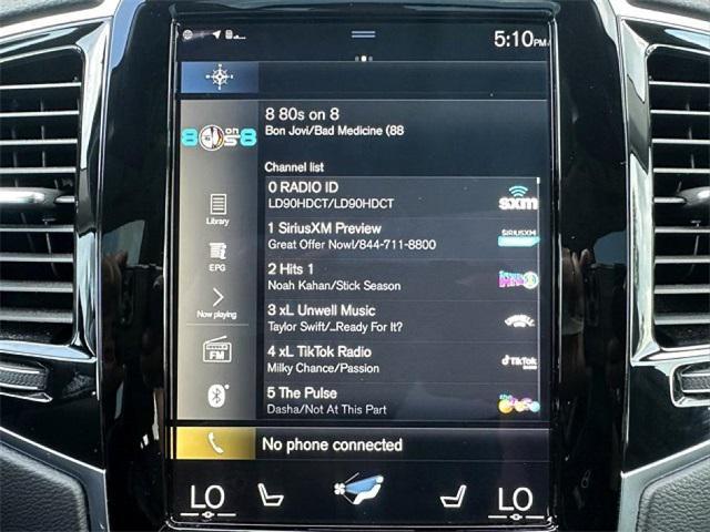 Photo of 2021 Crystal White Metallic Volvo XC90