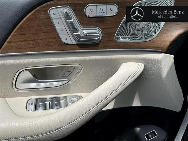 Photo of 2024 Polar White Mercedes-Benz GLS 450