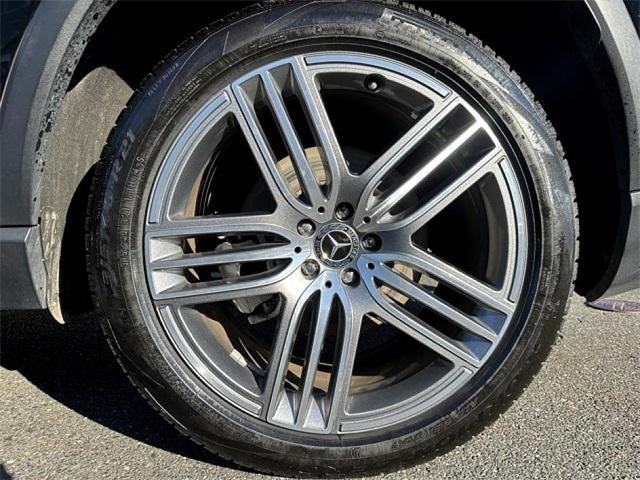 Photo of 2022 Black Mercedes-Benz GLS 450