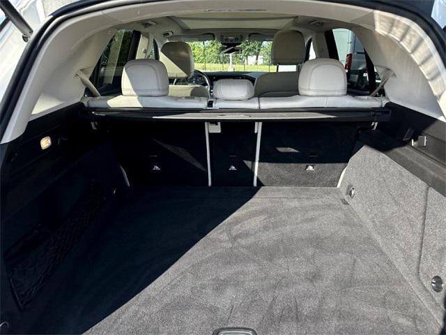 Photo of 2023 Polar White Mercedes-Benz GLE 350