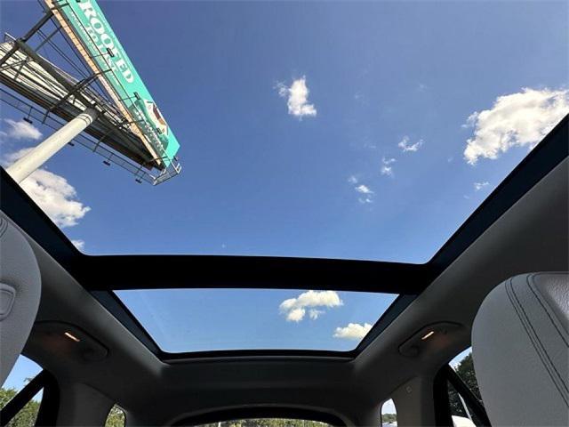Photo of 2023 Polar White Mercedes-Benz GLE 350