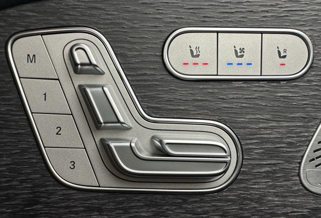 Photo of 2022 Black Mercedes-Benz GLS 450