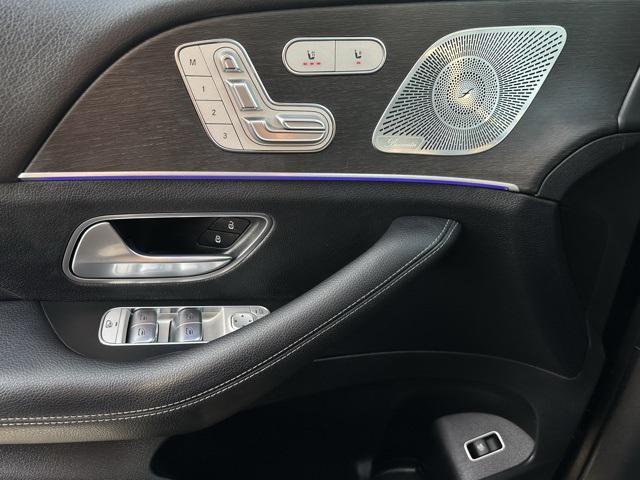 Photo of 2023 Black Mercedes-Benz GLE 350