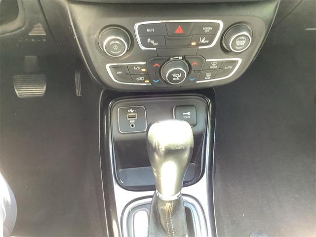 Photo of 2021 Pearl White Tri-Coat Jeep Compass