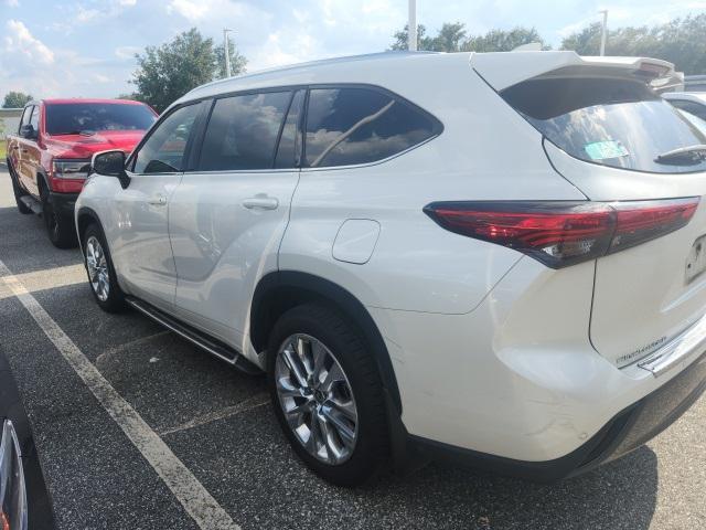 Photo of 2021 Blizzard Pearl Toyota Highlander