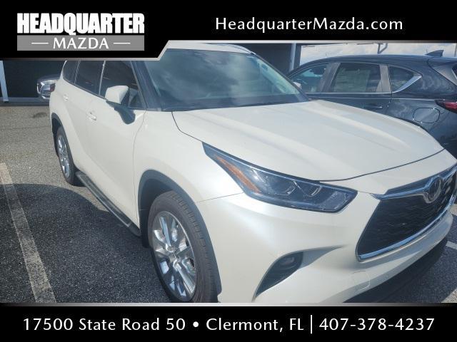 Photo of 2021 Blizzard Pearl Toyota Highlander