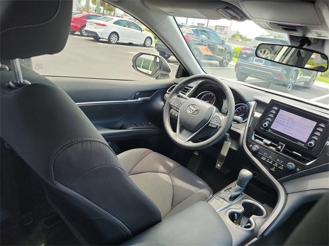 Photo of 2023 Ice Cap Toyota Camry