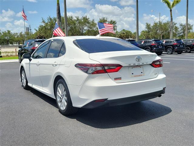Photo of 2023 Ice Cap Toyota Camry
