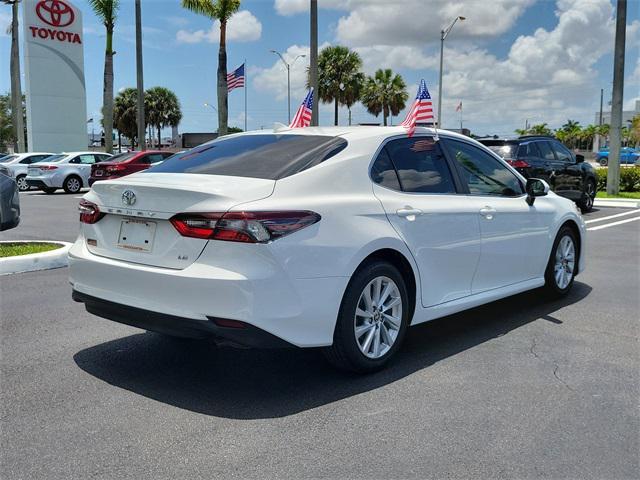 Photo of 2023 Ice Cap Toyota Camry