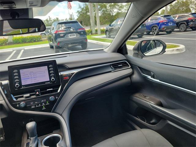 Photo of 2023 Ice Cap Toyota Camry