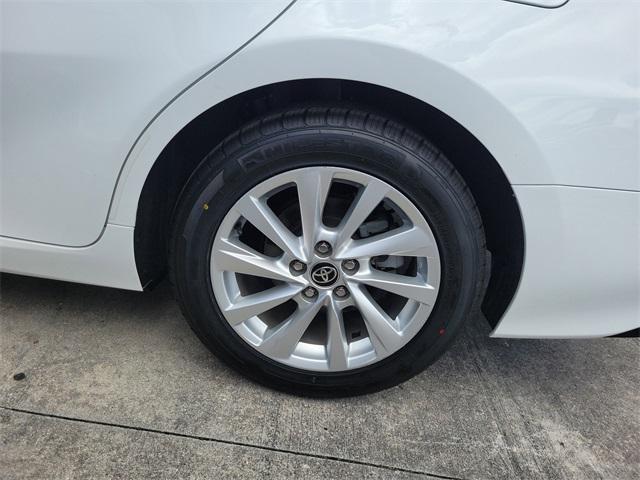 Photo of 2023 Ice Cap Toyota Camry