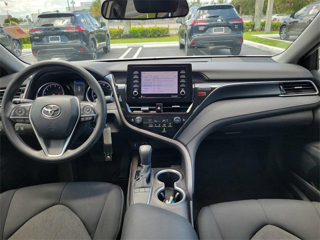 Photo of 2023 Ice Cap Toyota Camry