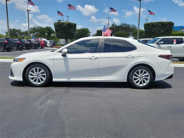 Photo of 2023 Ice Cap Toyota Camry