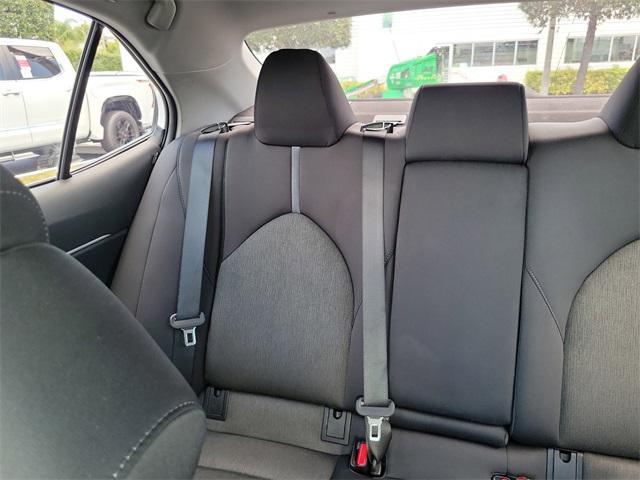 Photo of 2023 Ice Cap Toyota Camry