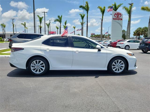 Photo of 2023 Ice Cap Toyota Camry
