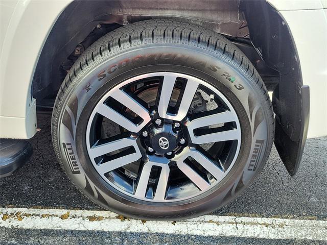 Photo of 2021 Blizzard Pearl Toyota 4Runner