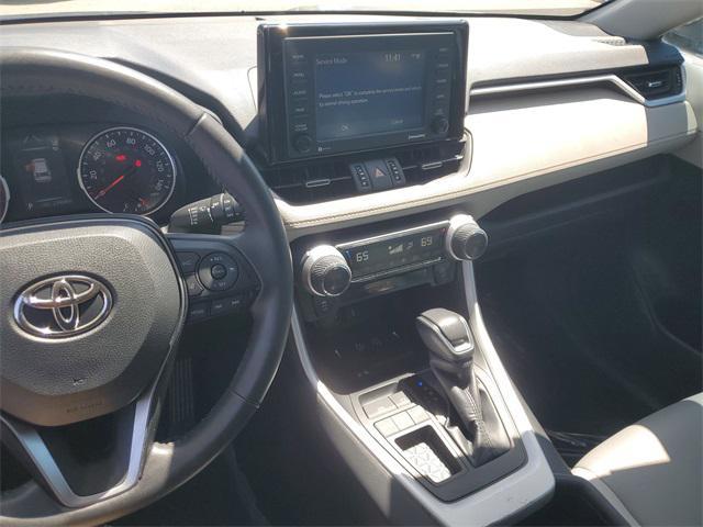 Photo of 2022 Silver Sky Metallic Toyota RAV4