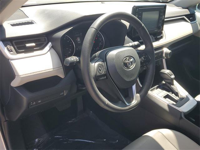 Photo of 2022 Silver Sky Metallic Toyota RAV4