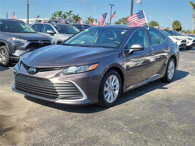 Photo of 2023 Gray Toyota Camry