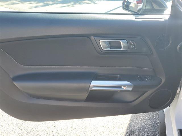 Photo of 2021 Oxford White Ford Mustang