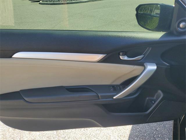 Photo of 2017 Crystal Black Pearl Honda Civic