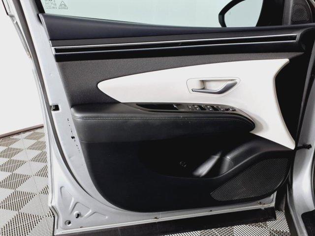 Photo of 2023 Shimmering Silver Hyundai TUCSON Hybrid