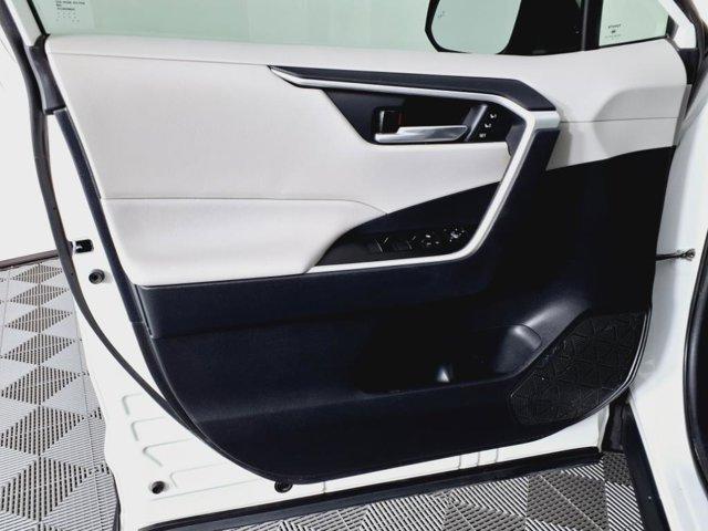 Photo of 2021 Blizzard Pearl Toyota RAV4
