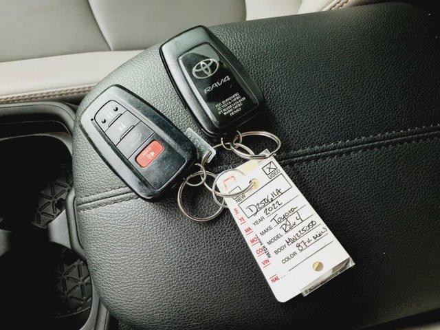 Photo of 2021 Blizzard Pearl Toyota RAV4