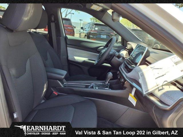 Photo of 2025 Bright White Clearcoat Jeep Compass