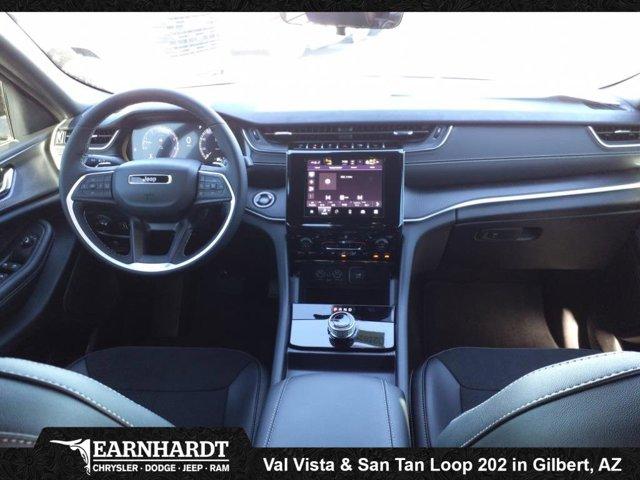 Photo of 2025 Baltic Gray Metallic Clearcoat Jeep Grand Cherokee
