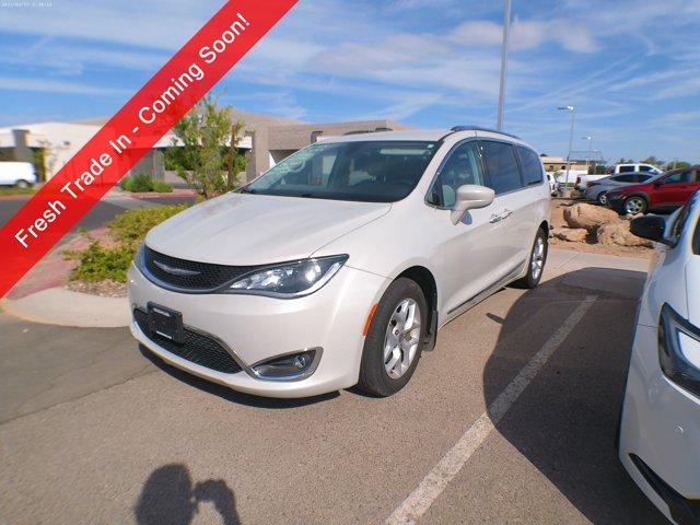 Photo of 2017 Tusk White Chrysler Pacifica