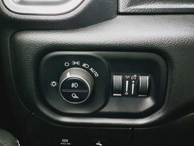 Photo of 2022 Diamond Black Crystal Pearlcoat RAM 1500