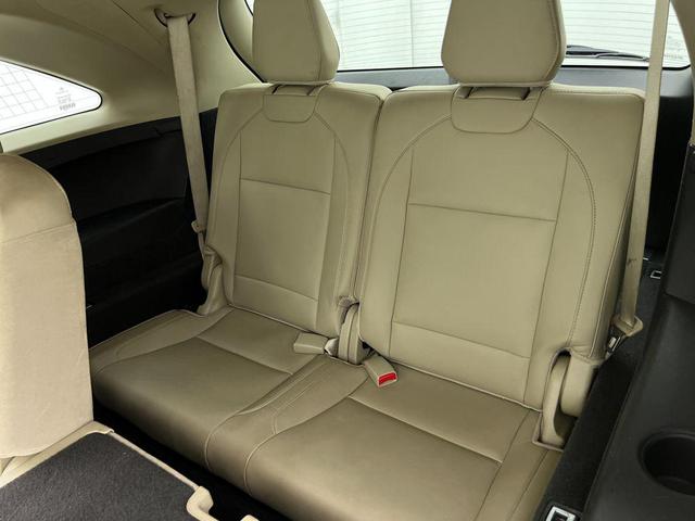 Photo of 2016 White Diamond Pearl Acura MDX