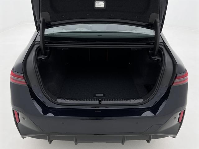 Photo of 2025 Carbon Black Metallic BMW i5