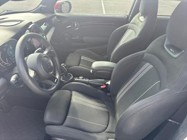 Photo of 2022 White Silver Metallic MINI Hardtop