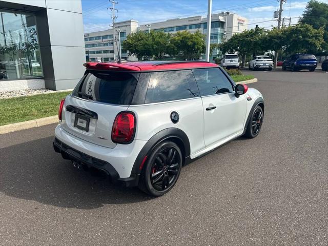 Photo of 2022 White Silver Metallic MINI Hardtop