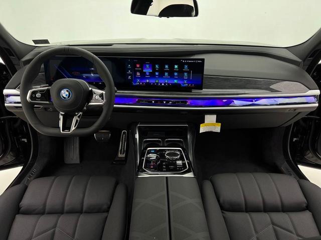 Photo of 2025 Black Sapphire Metallic BMW i7