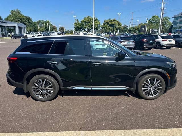 Photo of 2023 Mineral Black INFINITI QX60
