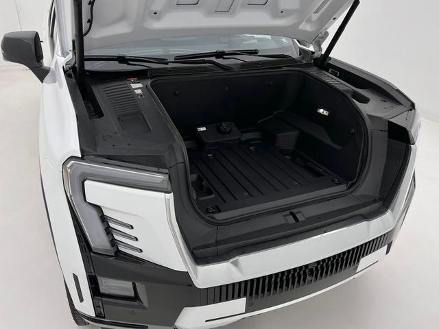 Photo of 2025 Summit White GMC Sierra EV