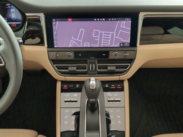 Photo of 2025 White Porsche Macan