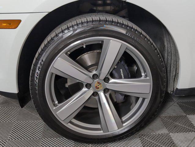 Photo of 2025 White Porsche Macan
