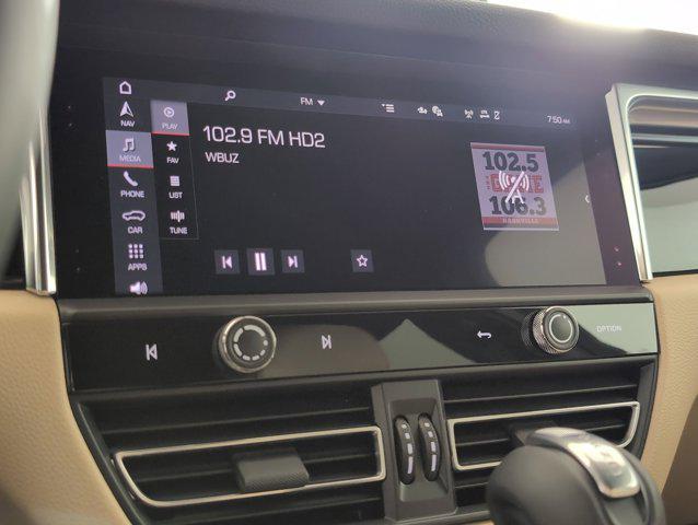 Photo of 2025 White Porsche Macan