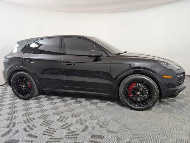 Photo of 2023 Black Porsche Cayenne