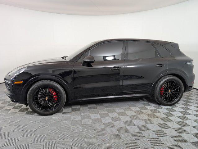 Photo of 2023 Black Porsche Cayenne