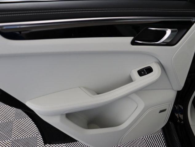 Photo of 2025 Black Porsche Macan