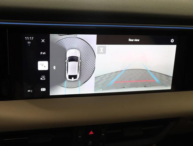 Photo of 2025 White Porsche Macan