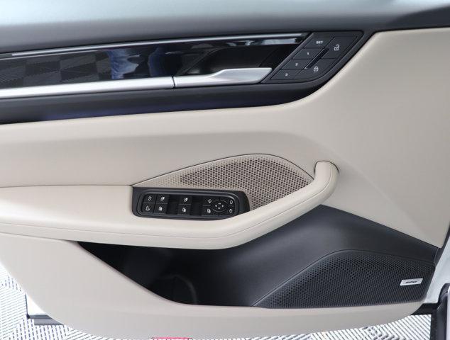 Photo of 2025 White Porsche Macan
