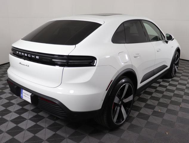 Photo of 2025 White Porsche Macan