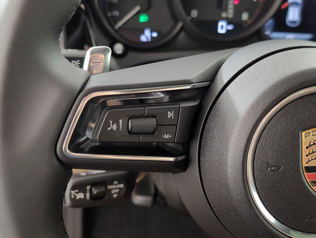Photo of 2025 White Porsche Macan